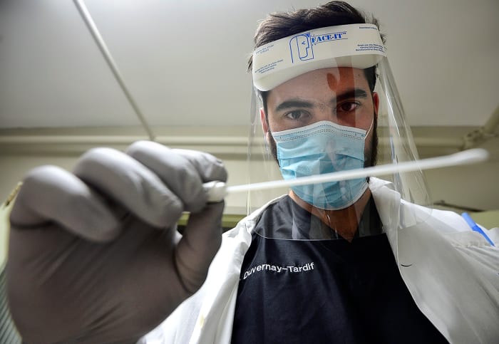 Chiefs OL Laurent Duvernay-Tardif on the front lines of COVID-19 pandemic